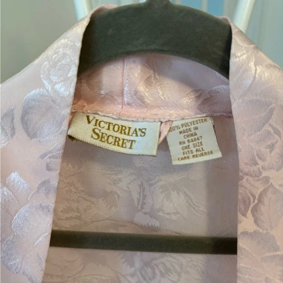 Vintage Victorias Secret Pink Silky Robe - Picture 3 of 4